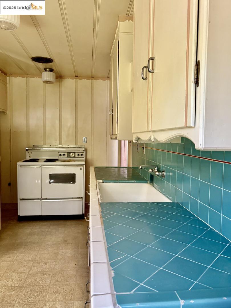 Alameda, California, 94501, United States, ,Residential,For Sale,1942149