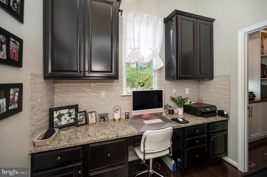 Fredericksburg, Virginia, 22406, United States, 5 Bedrooms Bedrooms, ,6 BathroomsBathrooms,Residential,For Sale,1981857