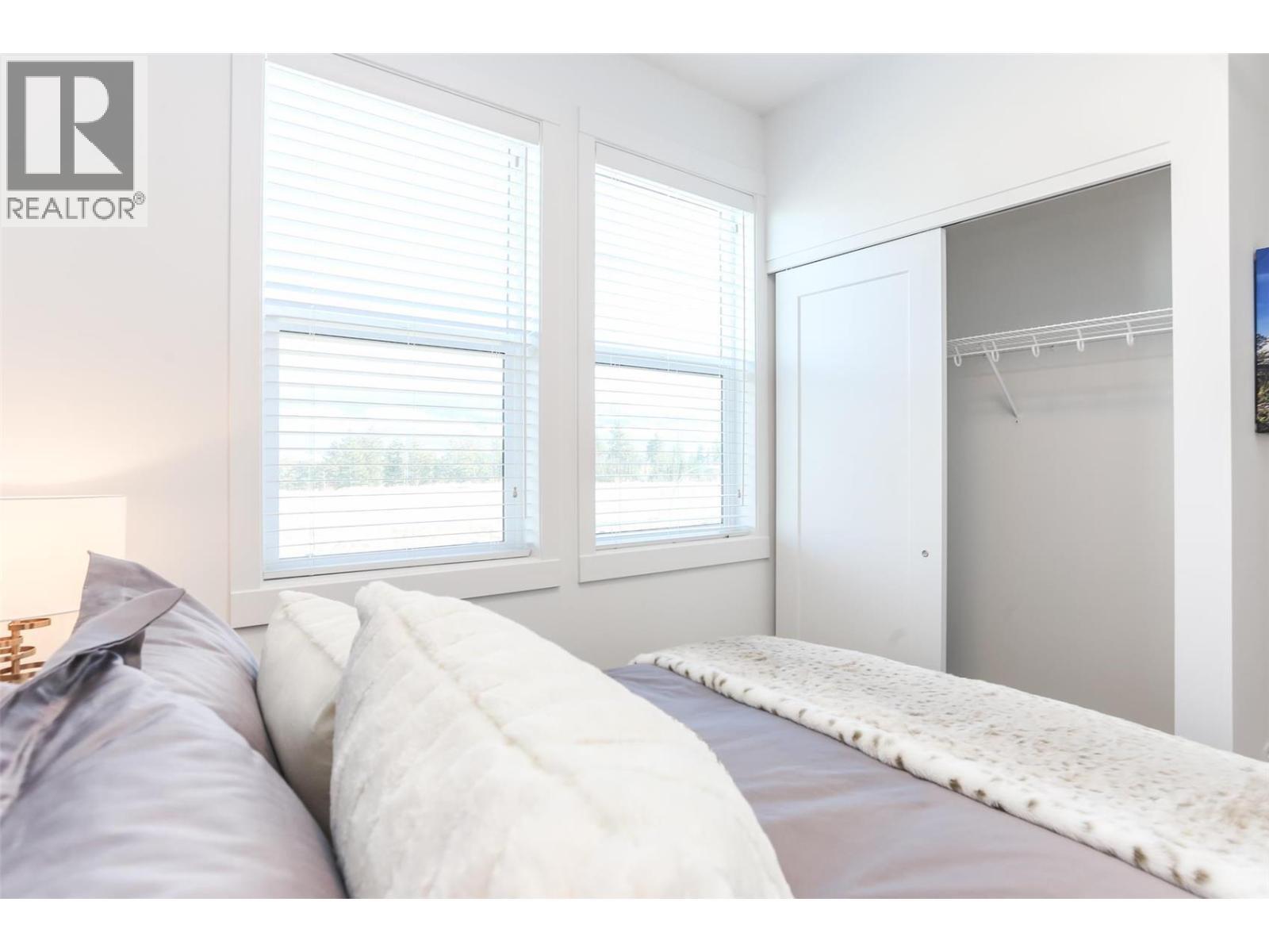 KELOWNA, British Columbia, V1V 0H2, CA, 3 Bedrooms Bedrooms, ,2 BathroomsBathrooms,Residential,For Sale,1961445