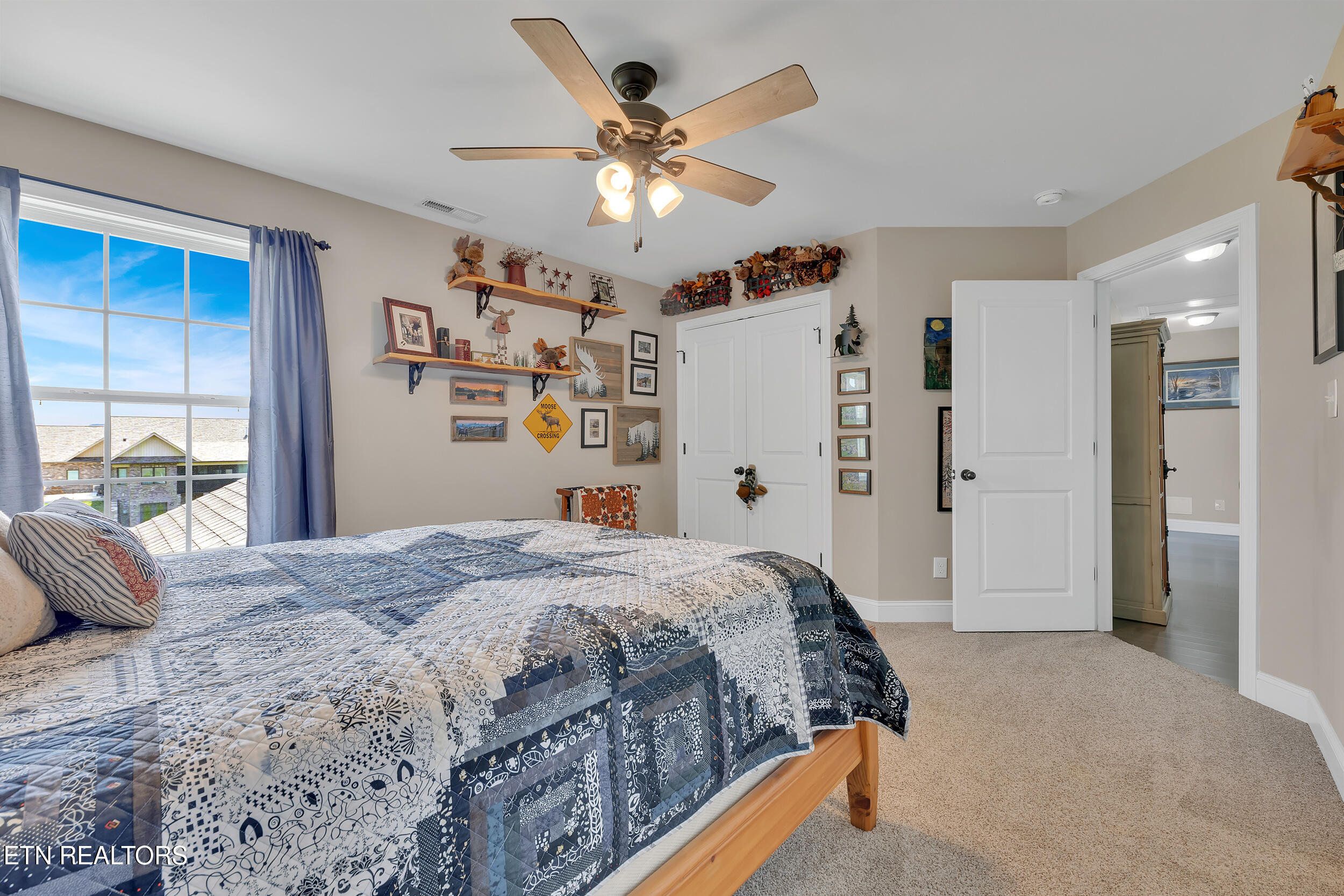 Sevierville, Tennessee, 37876, United States, 5 Bedrooms Bedrooms, ,4 BathroomsBathrooms,Residential,For Sale,1930637