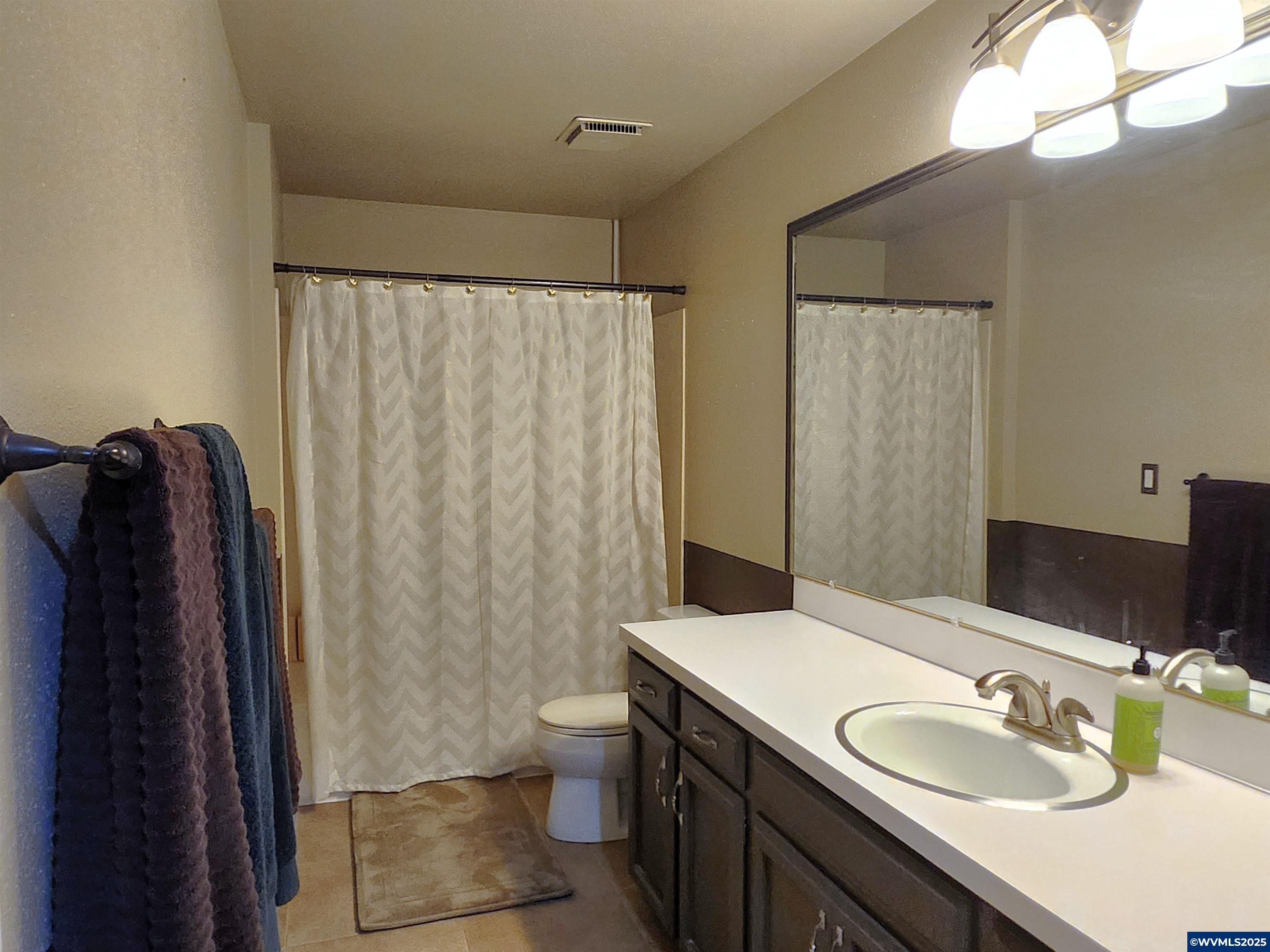 Salem, Oregon, 97304, United States, 4 Bedrooms Bedrooms, ,3 BathroomsBathrooms,Residential,For Sale,1906579