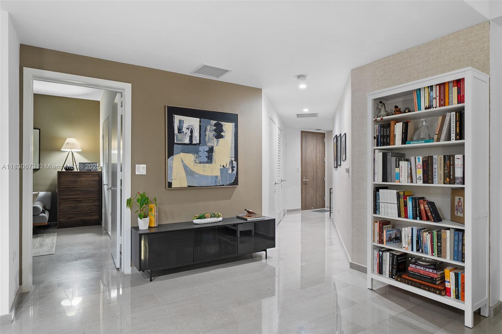 Miami, Florida, 33131, United States, 2 Bedrooms Bedrooms, ,3 BathroomsBathrooms,Residential,For Sale,1877459