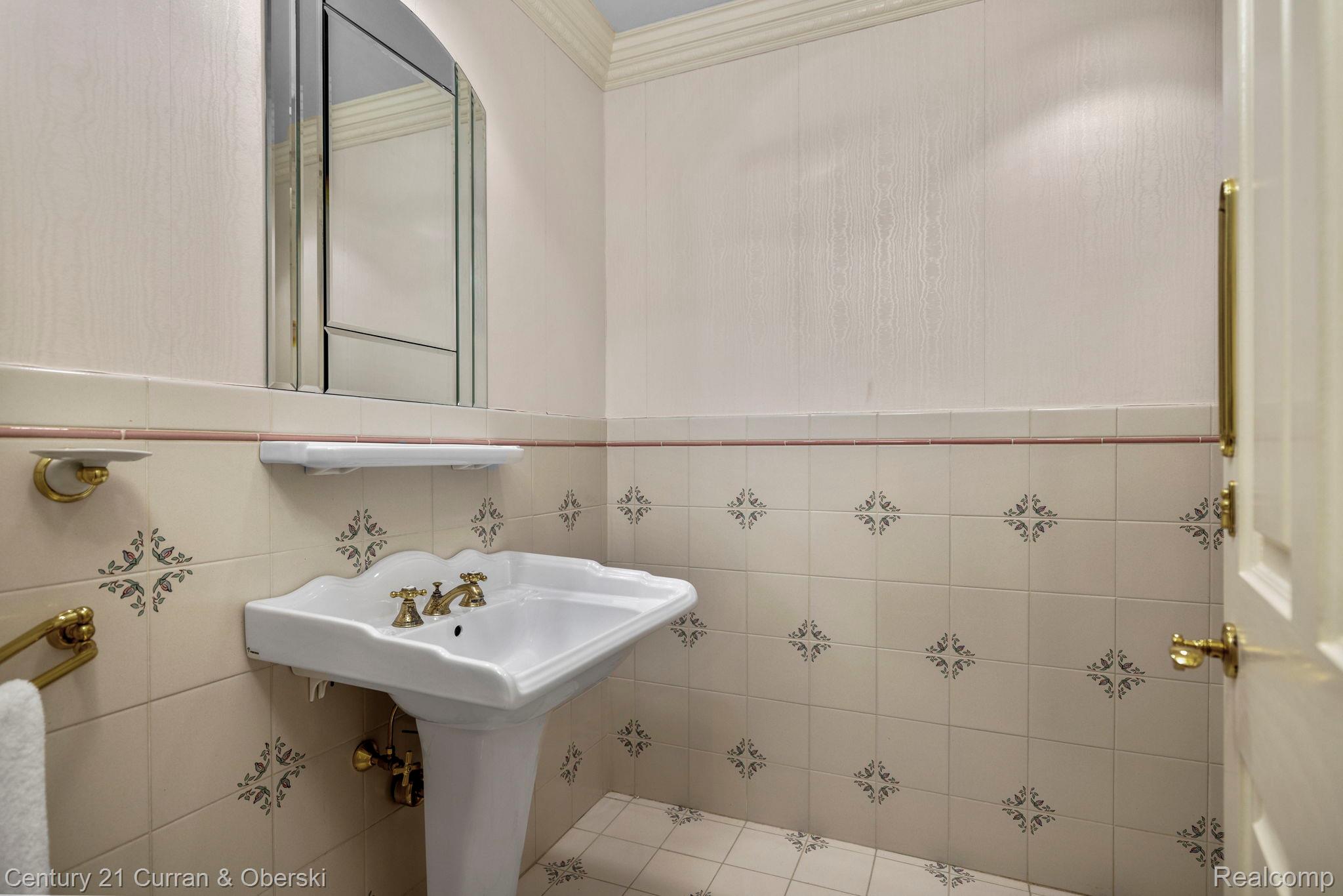 Mullett Township, Michigan, 49749, United States, 10 Bedrooms Bedrooms, ,14 BathroomsBathrooms,Residential,For Sale,1987359