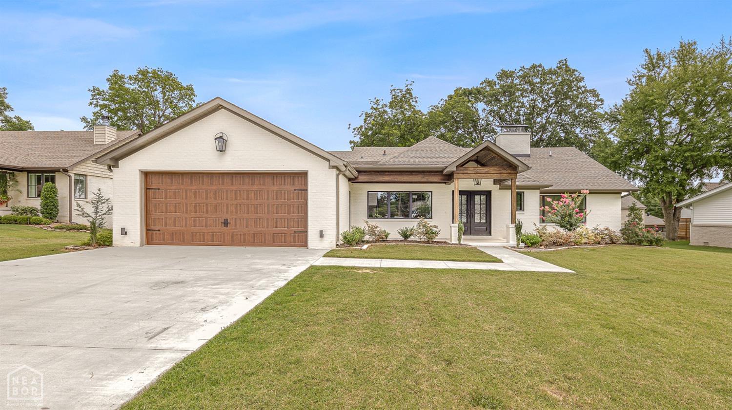 Jonesboro, Arkansas, 72401, United States, 5 Bedrooms Bedrooms, ,5 BathroomsBathrooms,Residential,For Sale,1923509