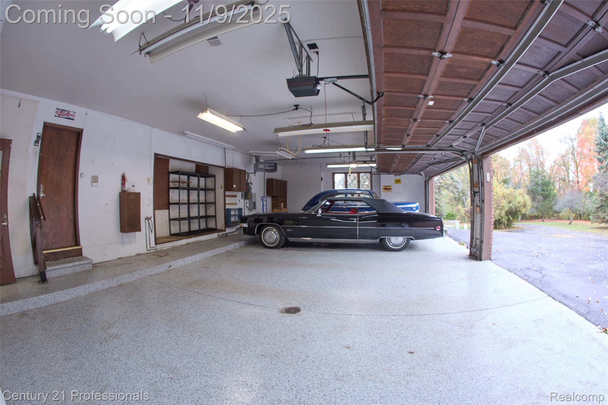 Rochester, Michigan, 48306, United States, 5 Bedrooms Bedrooms, ,6 BathroomsBathrooms,Residential,For Sale,1987117