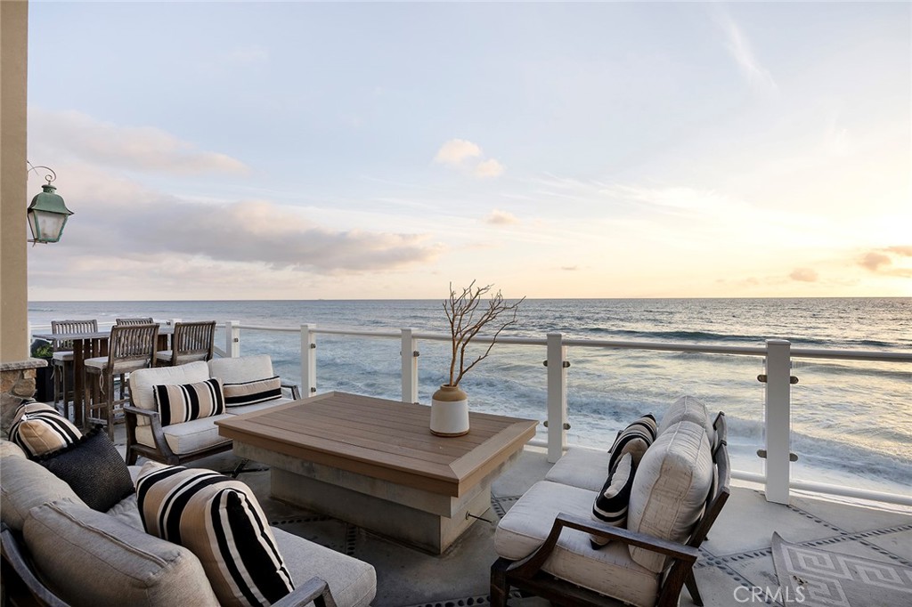 Dana Point, California, 92624, United States, 4 Bedrooms Bedrooms, ,5 BathroomsBathrooms,Residential,For Sale,1739161