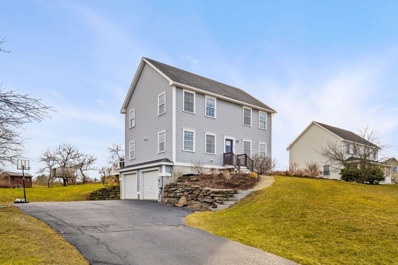 Epping, New Hampshire, 03042, United States, 3 Bedrooms Bedrooms, ,2 BathroomsBathrooms,Residential,For Sale,1862323