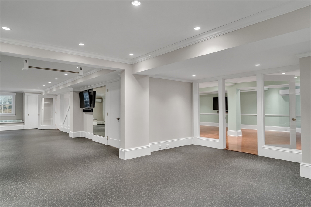Wellesley, Massachusetts, 02481, United States, 6 Bedrooms Bedrooms, ,8 BathroomsBathrooms,Residential,For Sale,1941628