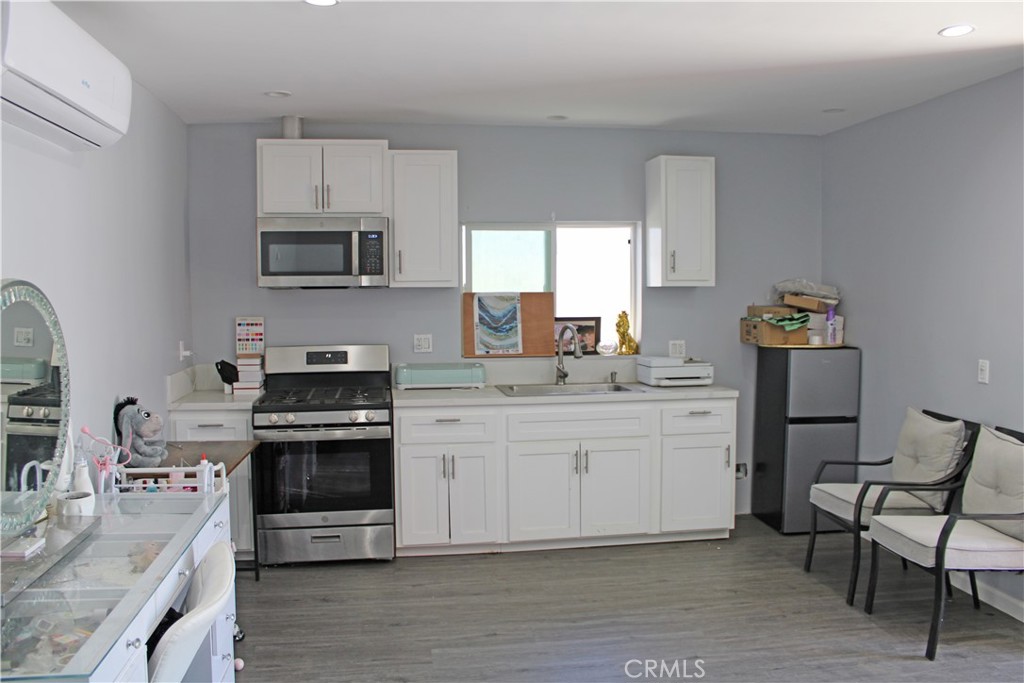 North Hills, California, 91343, United States, 4 Bedrooms Bedrooms, ,3 BathroomsBathrooms,Residential,For Sale,1990989