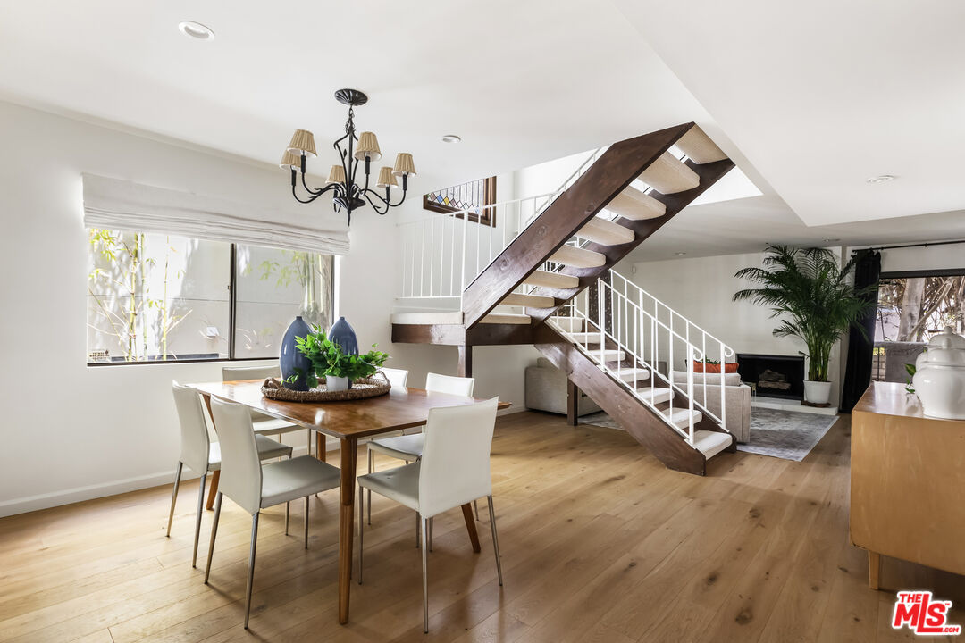 Los Angeles, California, 90025, United States, 3 Bedrooms Bedrooms, ,3 BathroomsBathrooms,Residential,For Sale,1987616