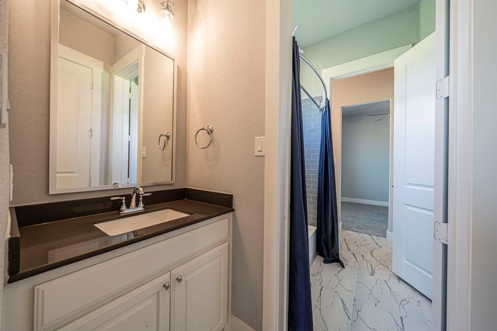 Waxahachie, Texas, 75165, United States, 4 Bedrooms Bedrooms, ,3 BathroomsBathrooms,Residential,For Sale,1980711