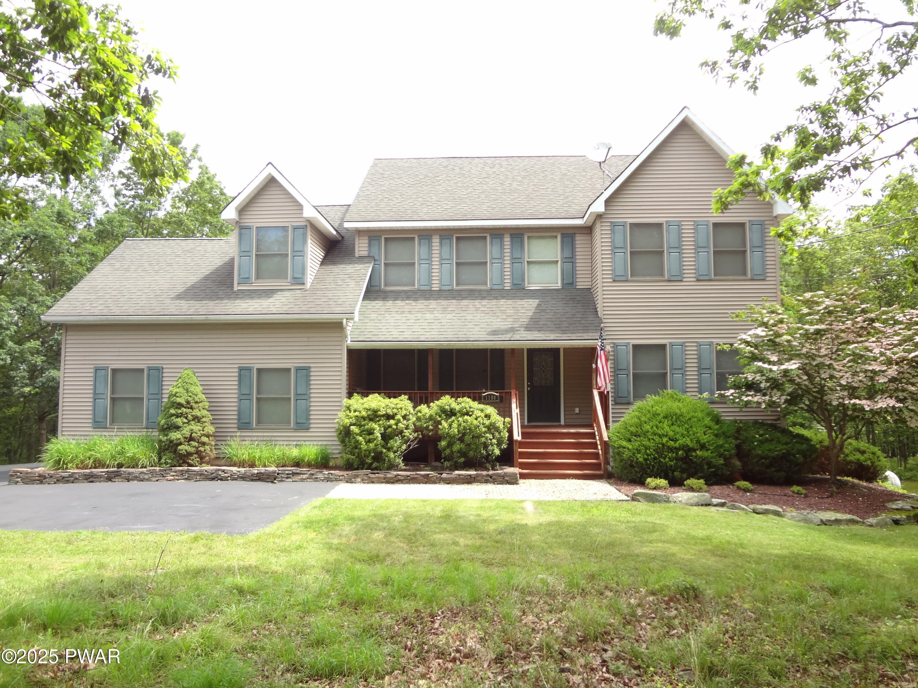 Hawley, Pennsylvania, 18428, United States, 4 Bedrooms Bedrooms, ,3 BathroomsBathrooms,Residential,For Sale,1983271