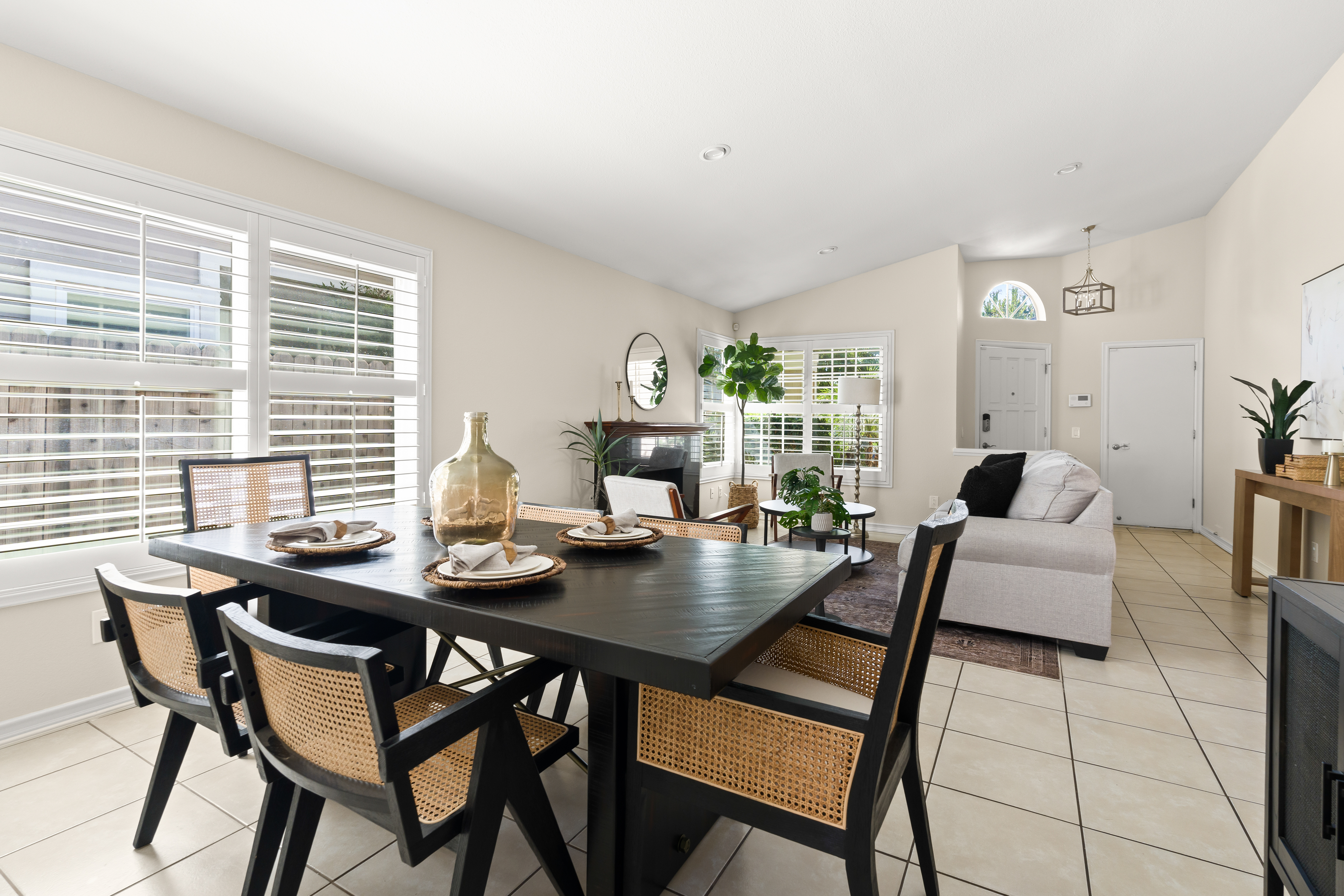  220 Camino El Rincon, Camarillo, CA 93012 - 物件實景