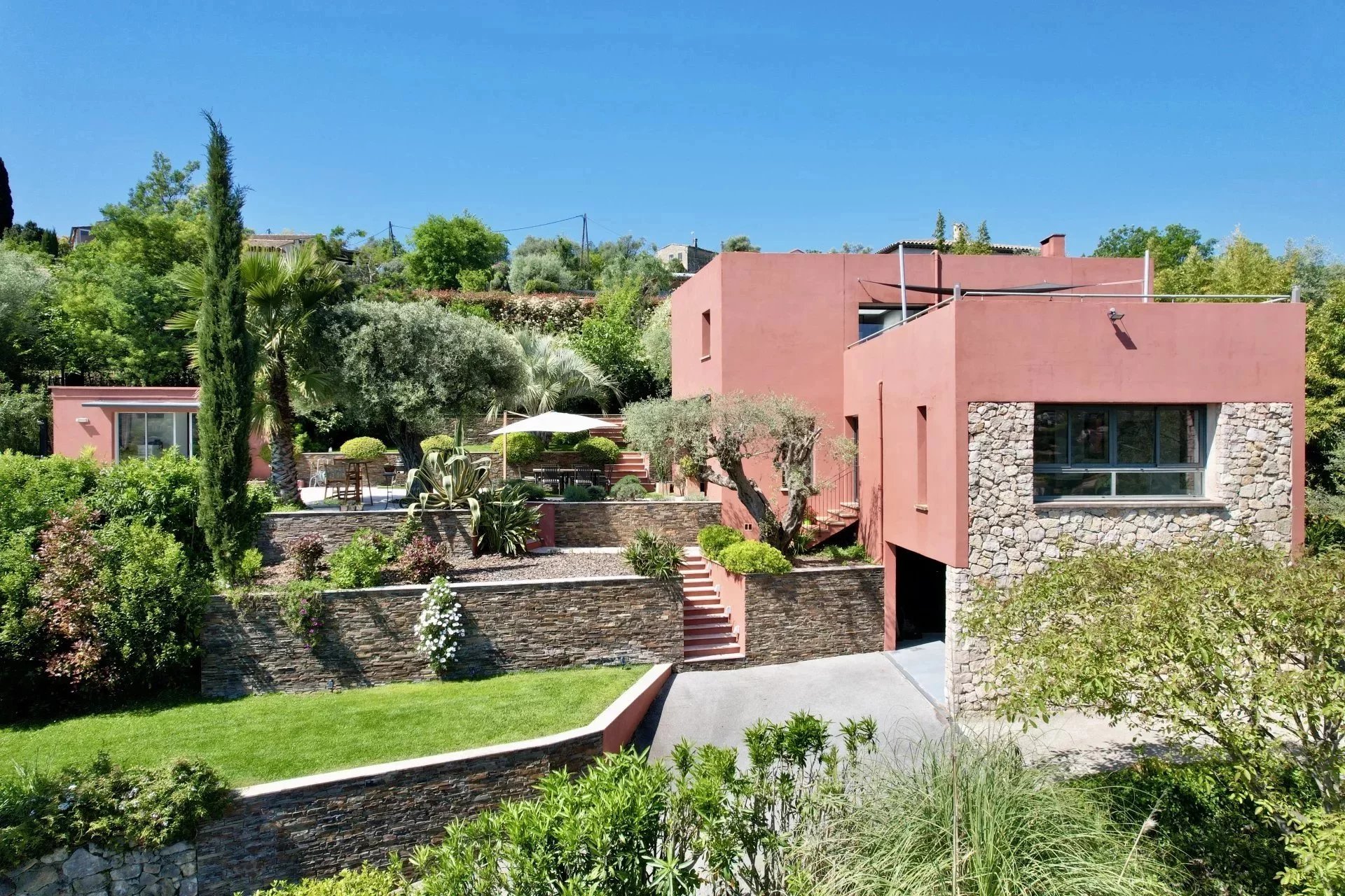 Vence, Provence-Alpes-Côte d’Azur, 06140, FR, 3 Bedrooms Bedrooms, ,6 BathroomsBathrooms,Residential,For Sale,1995667