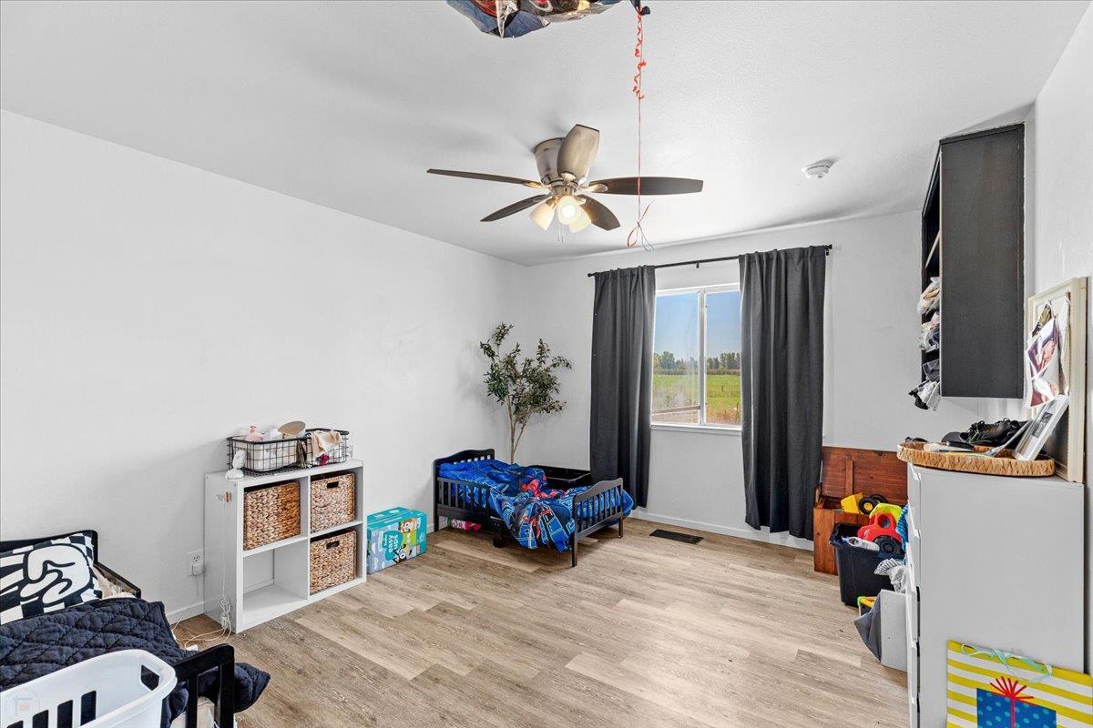 Escalon, California, 95320, United States, 6 Bedrooms Bedrooms, ,3 BathroomsBathrooms,Residential,For Sale,1977867