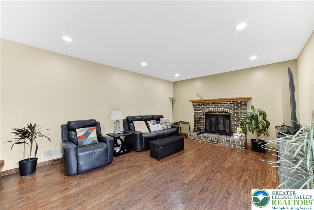 North Whitehall Twp, Pennsylvania, 18069, United States, 4 Bedrooms Bedrooms, ,3 BathroomsBathrooms,Residential,For Sale,1987552