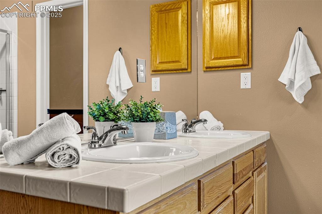 Monument, Colorado, 80132, United States, 5 Bedrooms Bedrooms, ,4 BathroomsBathrooms,Residential,For Sale,1988171