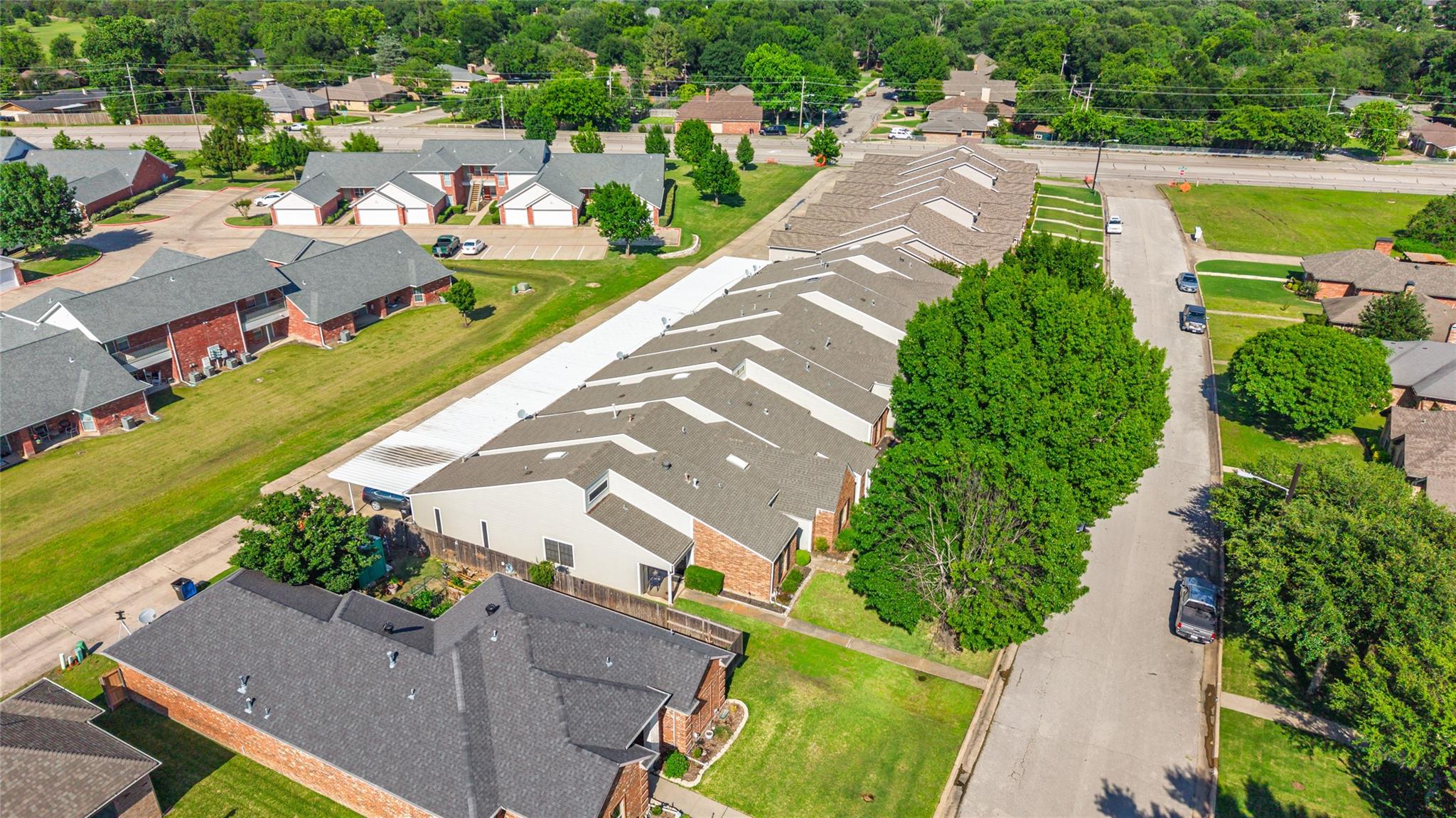Greenville, Texas, 75402, United States, 18 Bedrooms Bedrooms, ,18 BathroomsBathrooms,Residential,For Sale,2049312