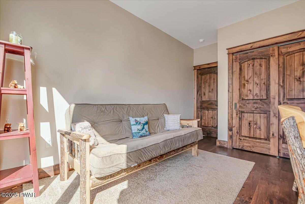 Lake Ariel, Pennsylvania, 18436, United States, 6 Bedrooms Bedrooms, ,4 BathroomsBathrooms,Residential,For Sale,2005698