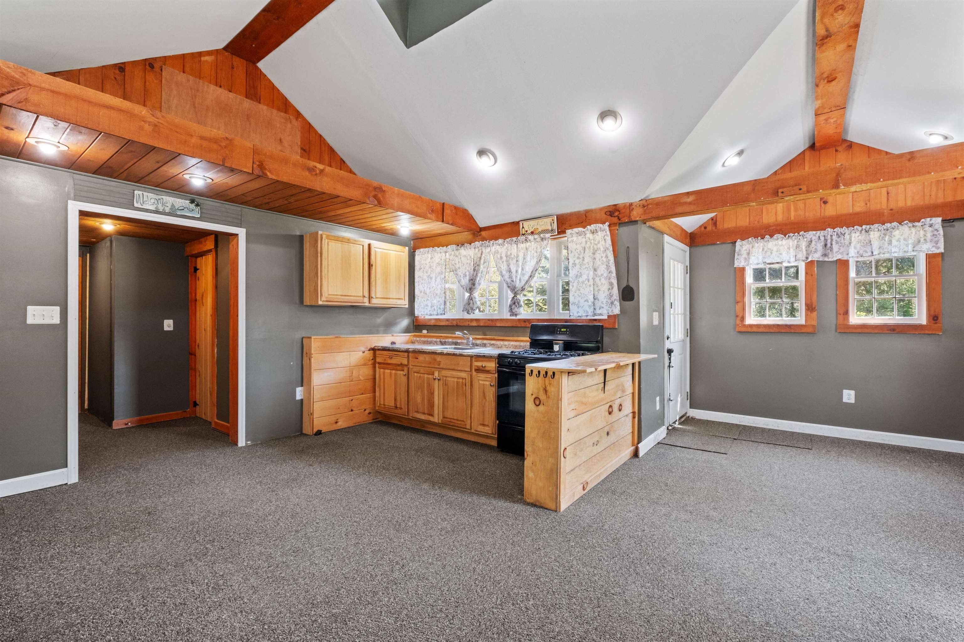 Bradford, New Hampshire, 03221, United States, 4 Bedrooms Bedrooms, ,1 BathroomBathrooms,Residential,For Sale,1924842