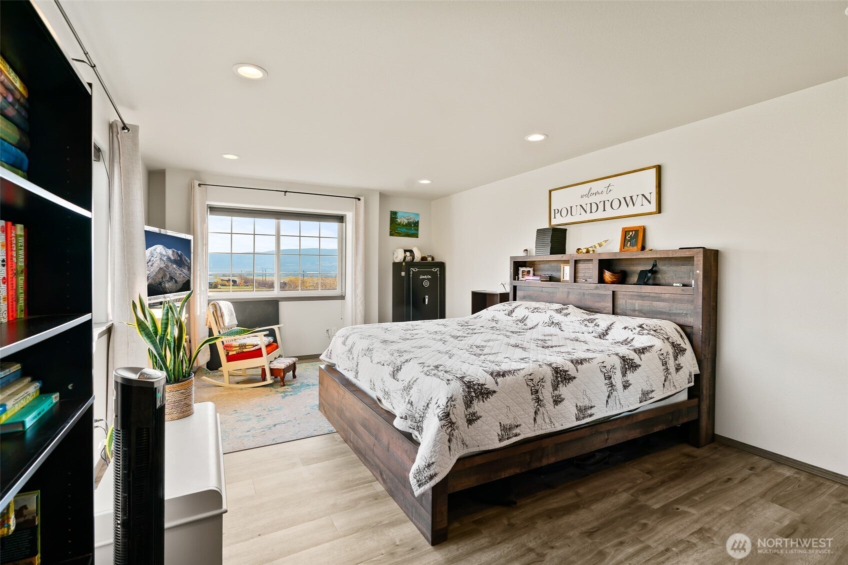 Ellensburg, Washington, 98926, United States, 6 Bedrooms Bedrooms, ,2 BathroomsBathrooms,Residential,For Sale,1992085