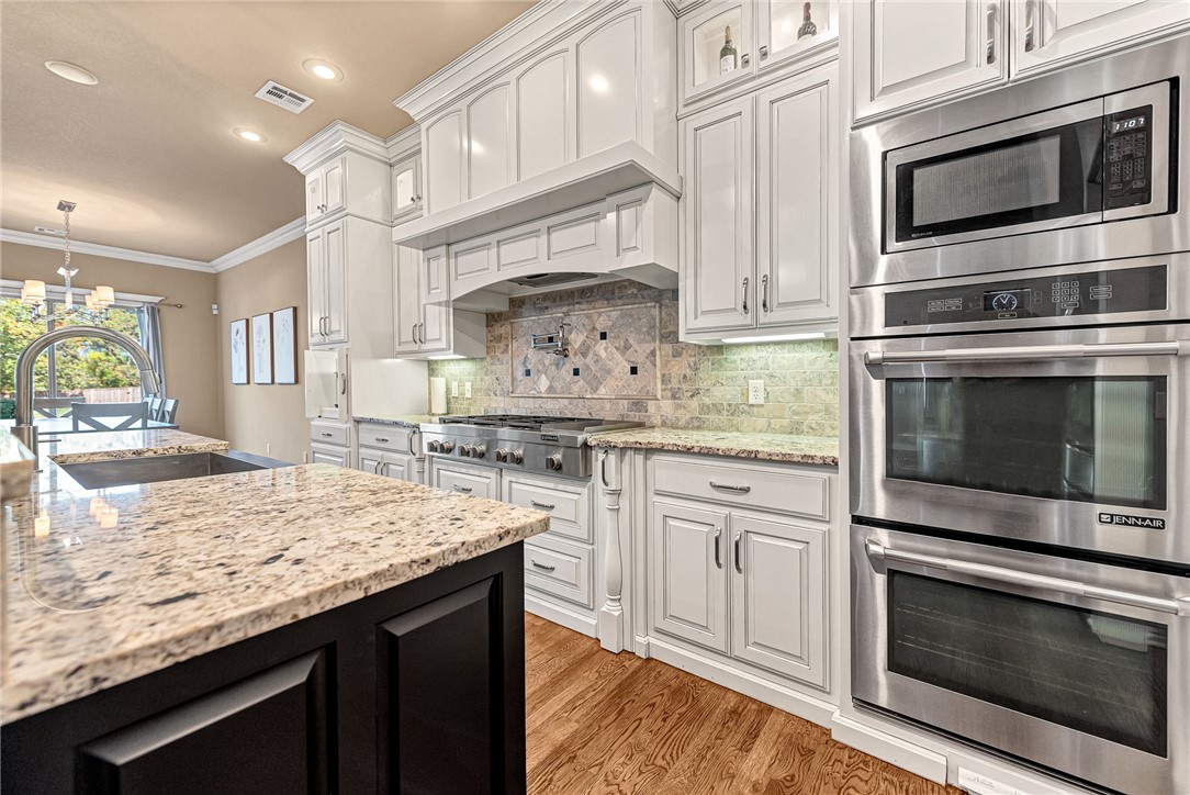 Centerton, Arkansas, 72719, United States, 5 Bedrooms Bedrooms, ,5 BathroomsBathrooms,Residential,For Sale,1992149