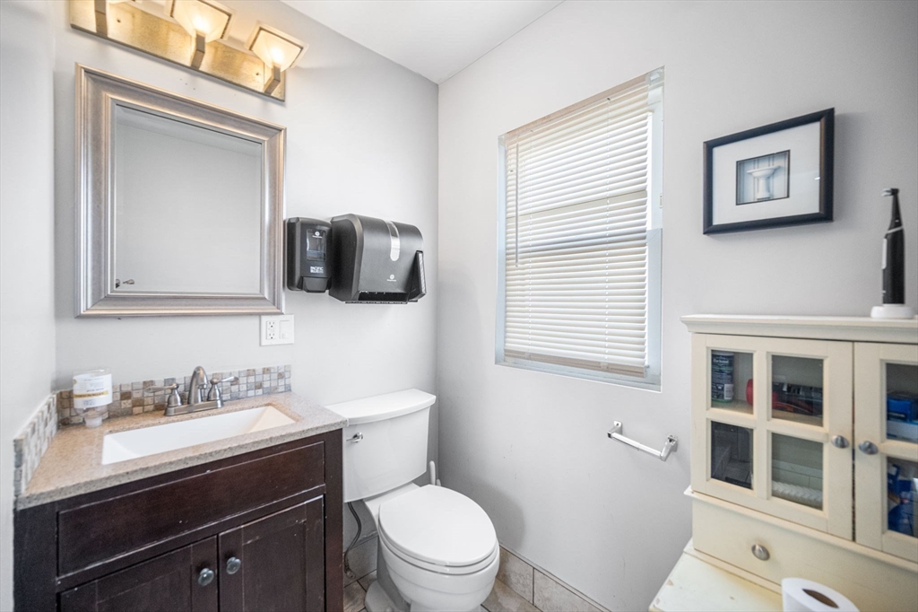 Everett, Massachusetts, 02149, United States, 4 Bedrooms Bedrooms, ,2 BathroomsBathrooms,Residential,For Sale,1890305