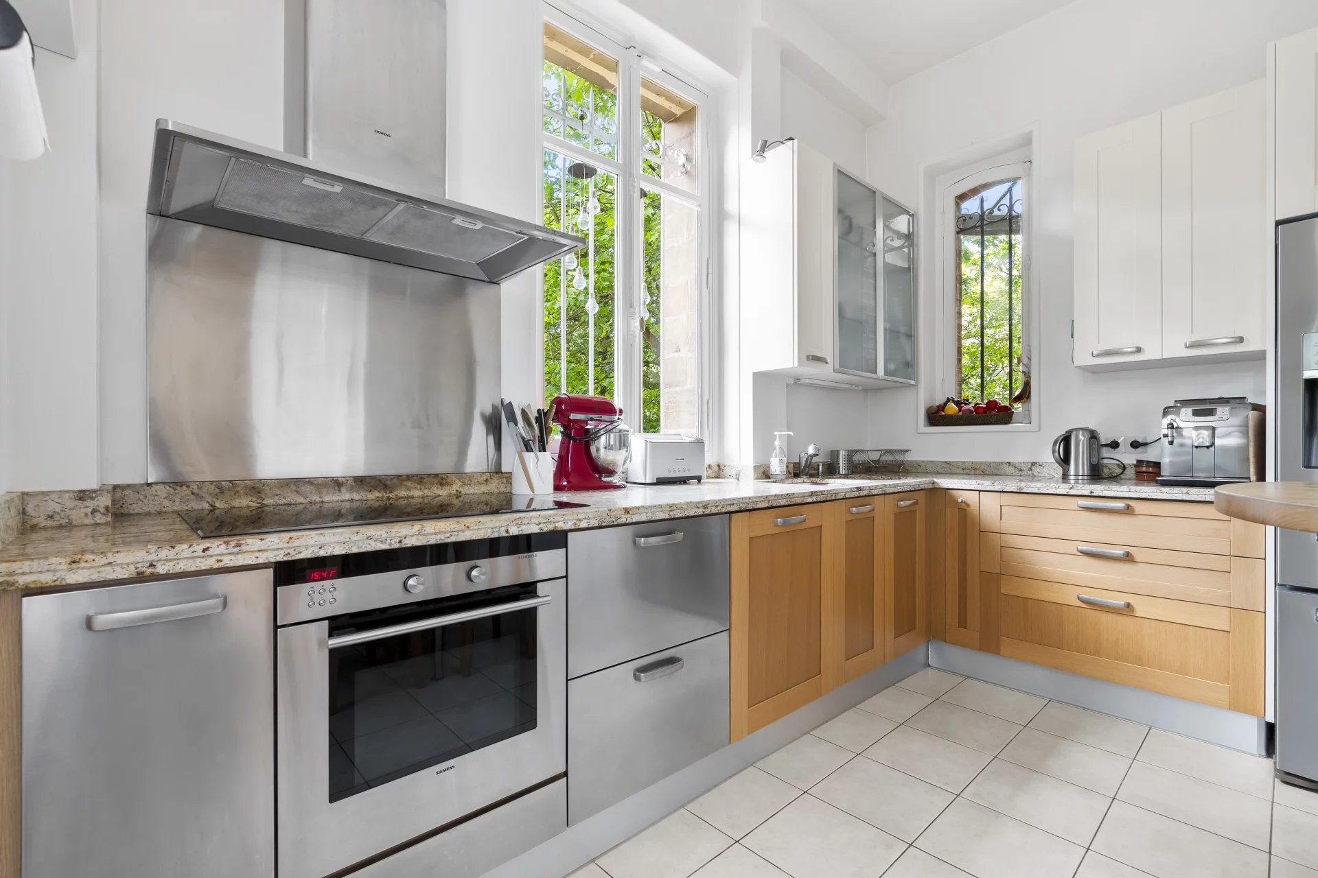 Le Vésinet, Île-de-France, 78110, FR, 6 Bedrooms Bedrooms, ,5 BathroomsBathrooms,Residential,For Sale,1994768