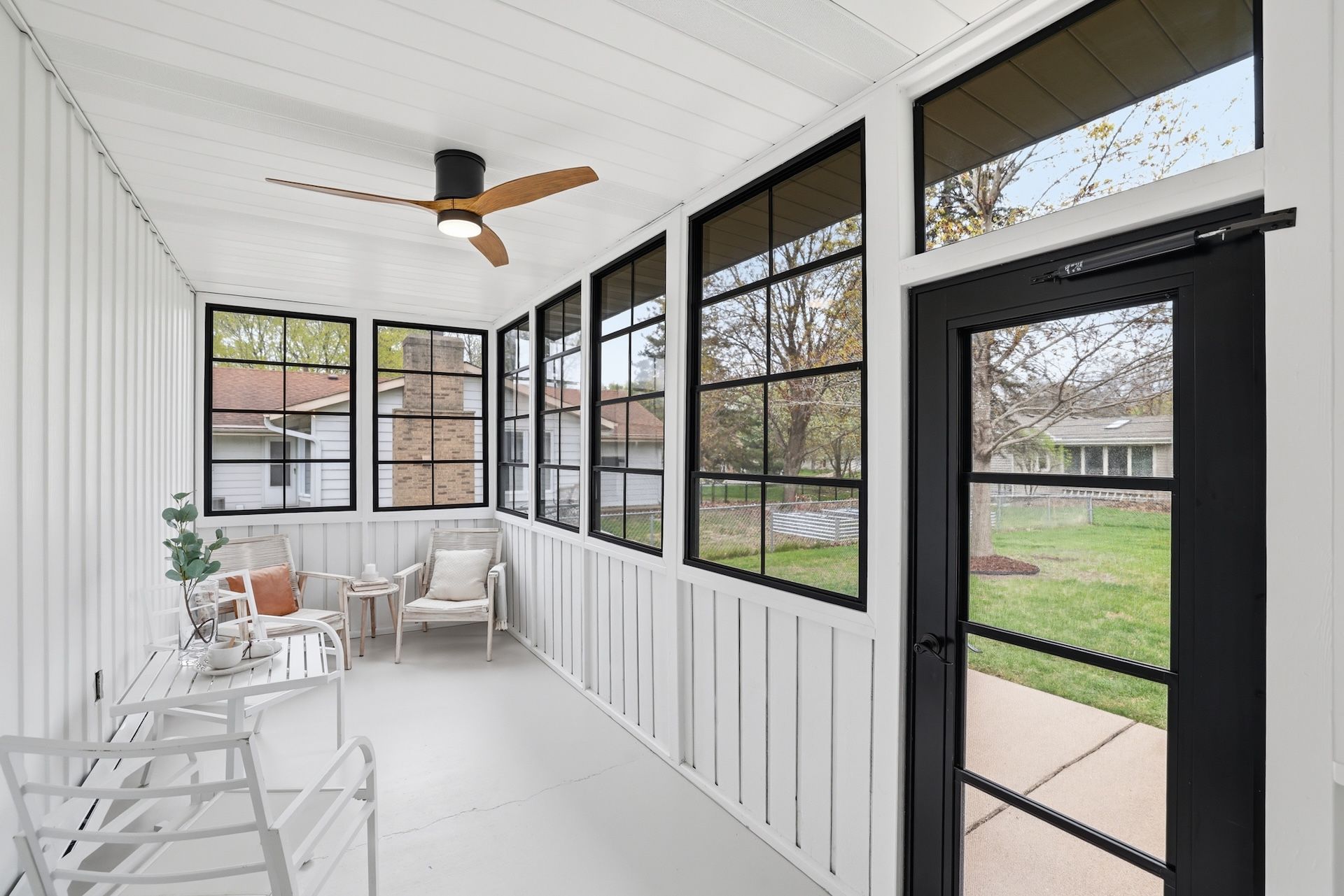  Turnkey Mid-Century Near Brookside Park - 物件實景