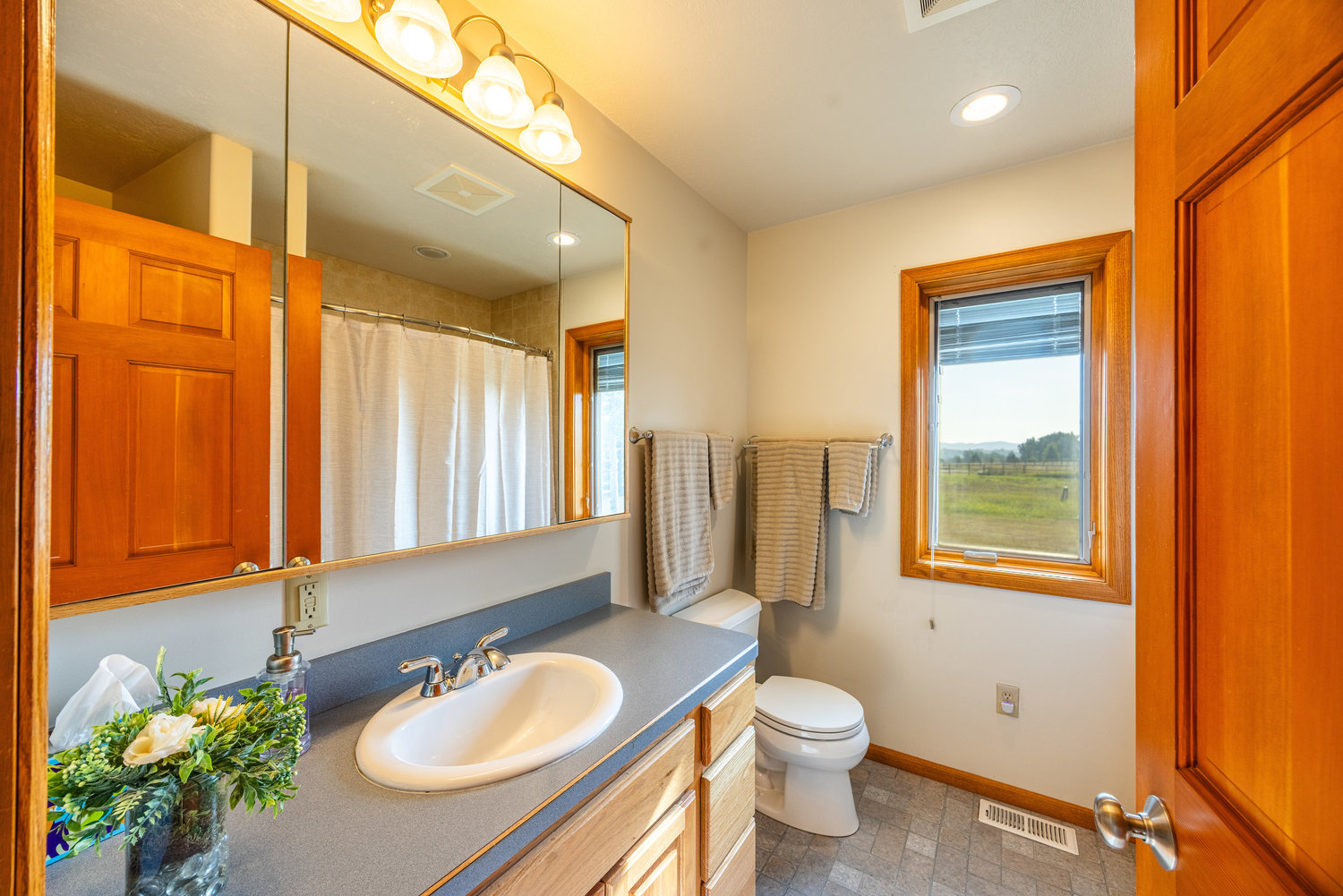 Sheridan, Wyoming, 82801, United States, 3 Bedrooms Bedrooms, ,2 BathroomsBathrooms,Residential,For Sale,1941292