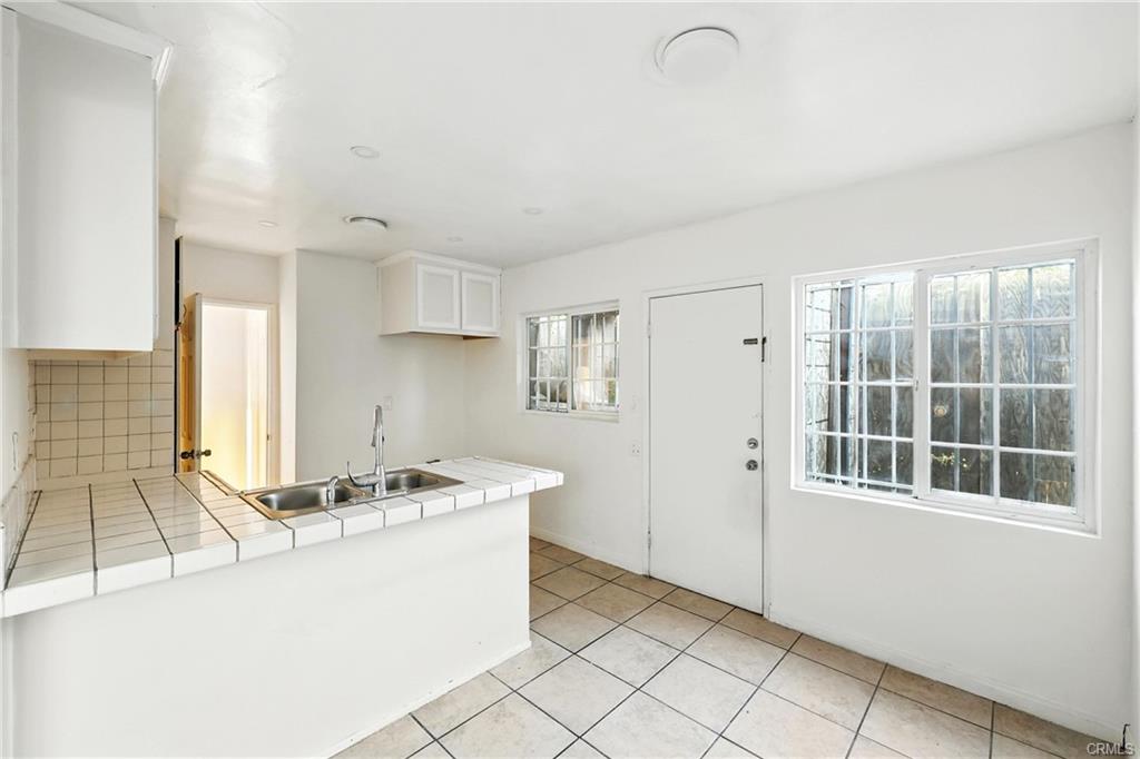 Los Angeles, California, 90002, United States, 4 Bedrooms Bedrooms, ,2 BathroomsBathrooms,Residential,For Sale,1909534