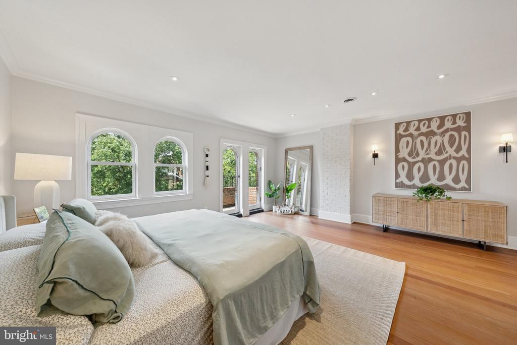 Washington, District of Columbia, 20009, United States, 4 Bedrooms Bedrooms, ,4 BathroomsBathrooms,Residential,For Sale,1902983