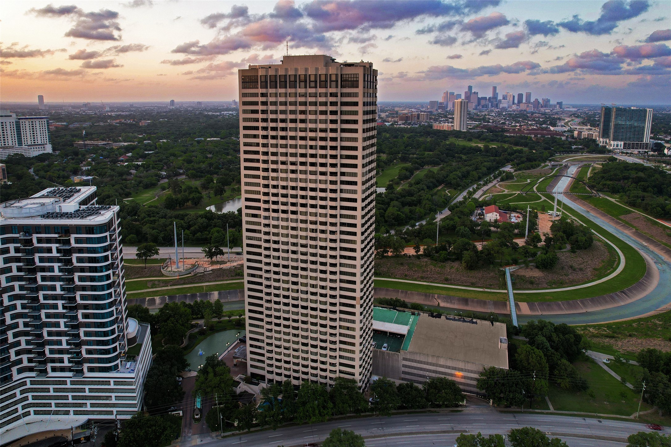  2001 Holcombe Boulevard #504 - 物件實景