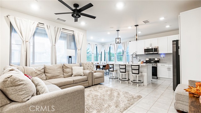 Ontario, California, 91761, United States, 2 Bedrooms Bedrooms, ,2 BathroomsBathrooms,Residential,For Sale,1993844