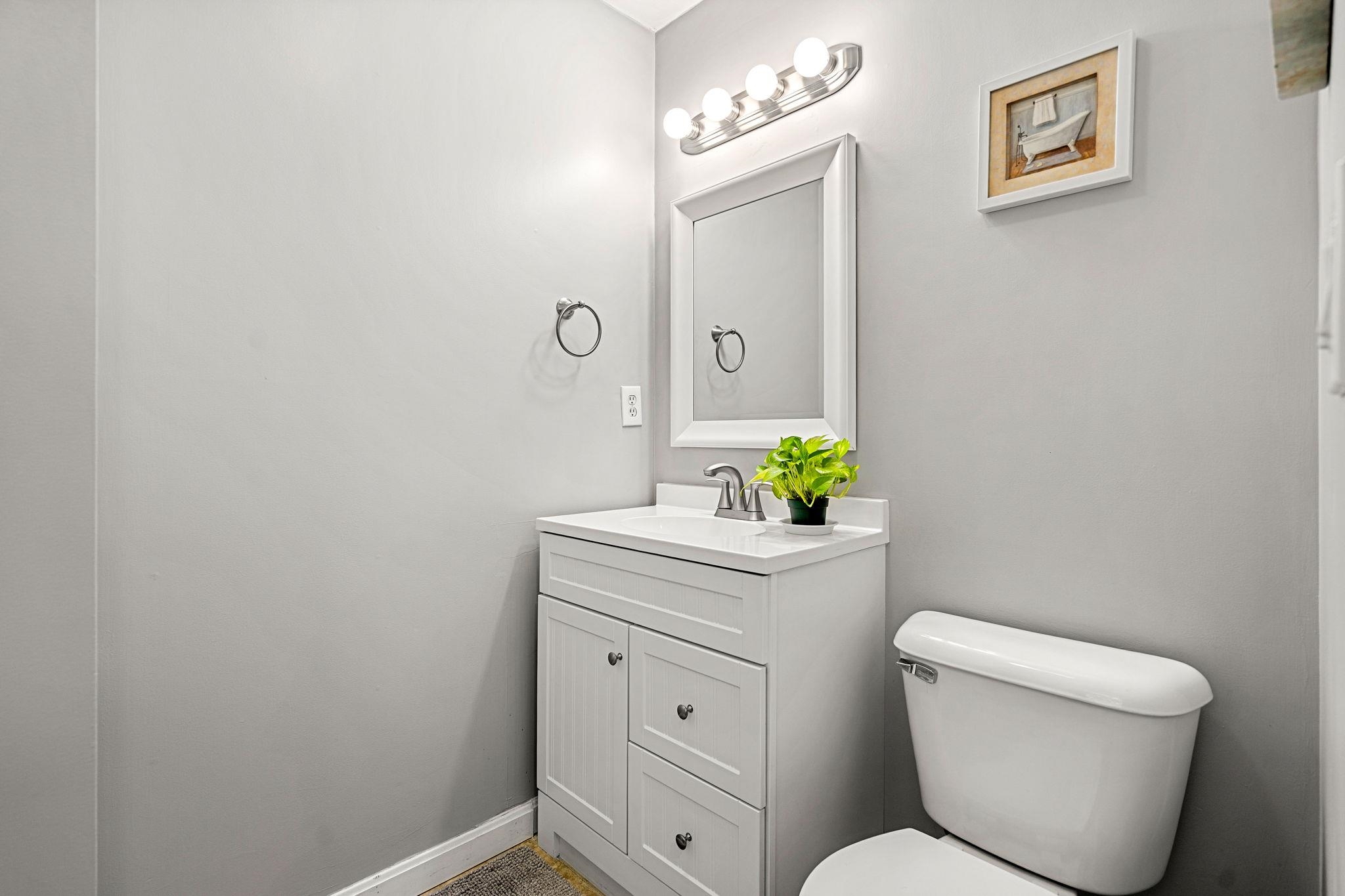 Derry, New Hampshire, 03038, United States, 3 Bedrooms Bedrooms, ,2 BathroomsBathrooms,Residential,For Sale,1927202