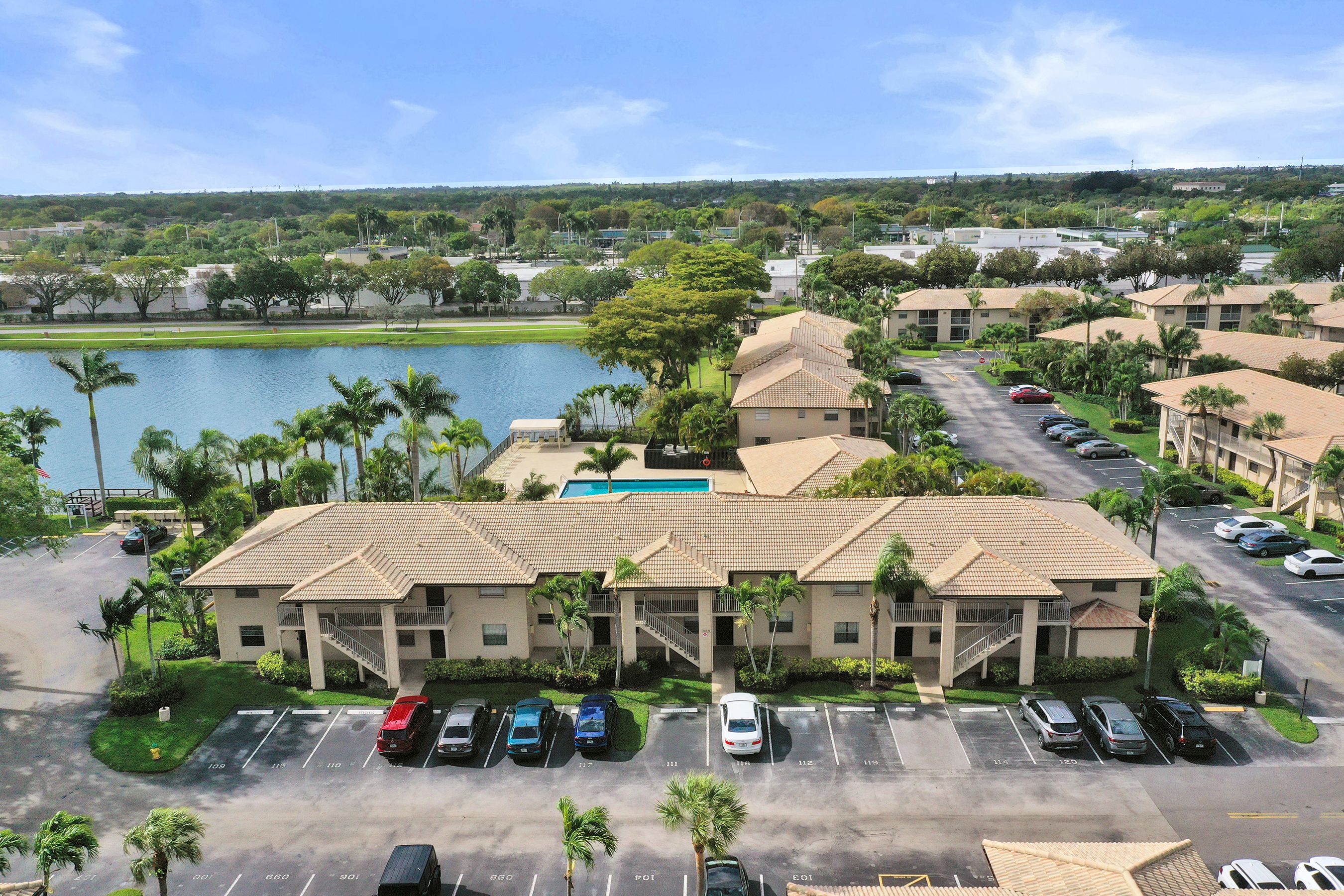  5531 Lakeside Drive, Margate, FL, 33063 - 物件實景