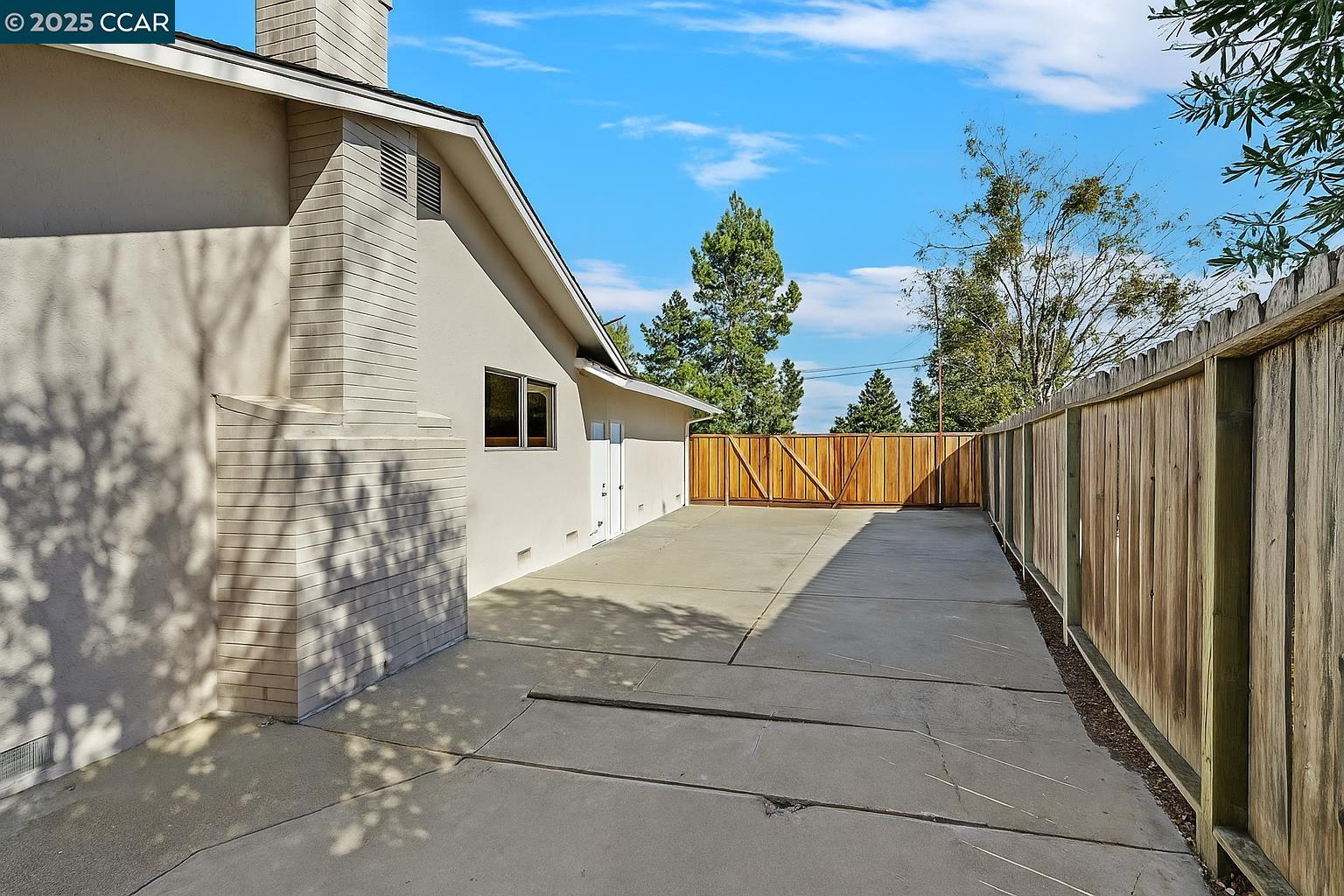 Dublin, California, 94568, United States, 4 Bedrooms Bedrooms, ,2 BathroomsBathrooms,Residential,For Sale,1989498