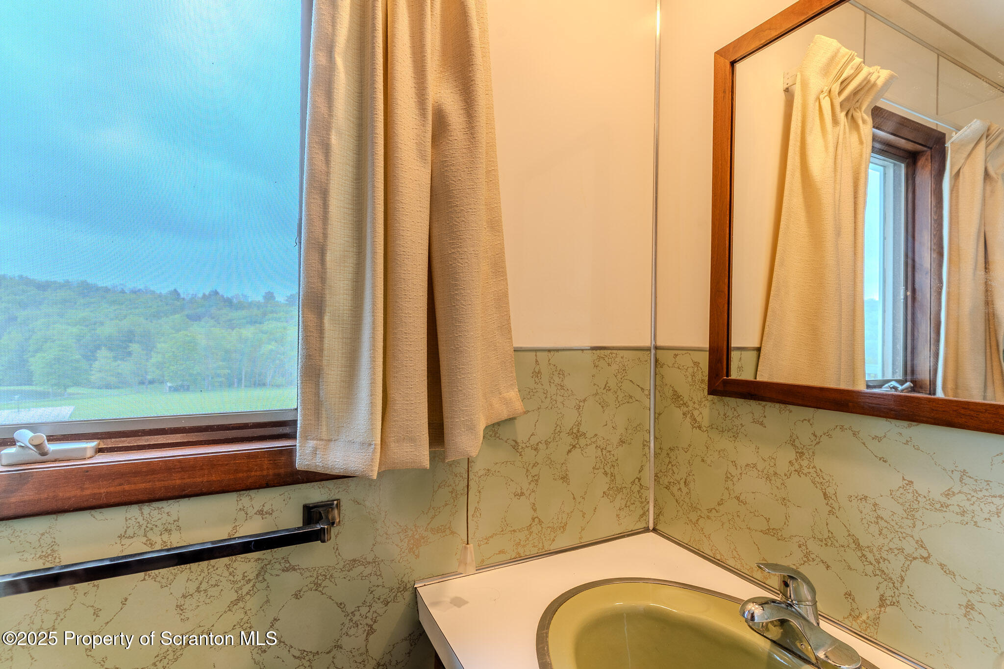 New Milford, Pennsylvania, 18834, United States, 4 Bedrooms Bedrooms, ,4 BathroomsBathrooms,Residential,For Sale,1837869