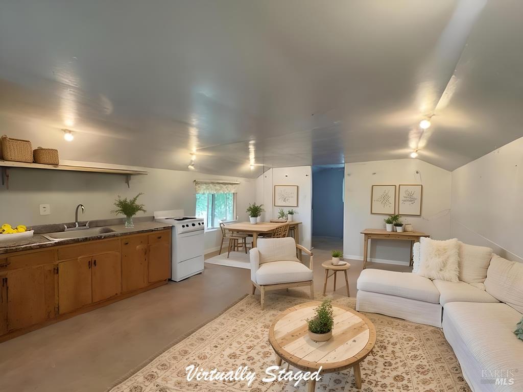 Petaluma, California, 94952, United States, 4 Bedrooms Bedrooms, ,2 BathroomsBathrooms,Residential,For Sale,1904251