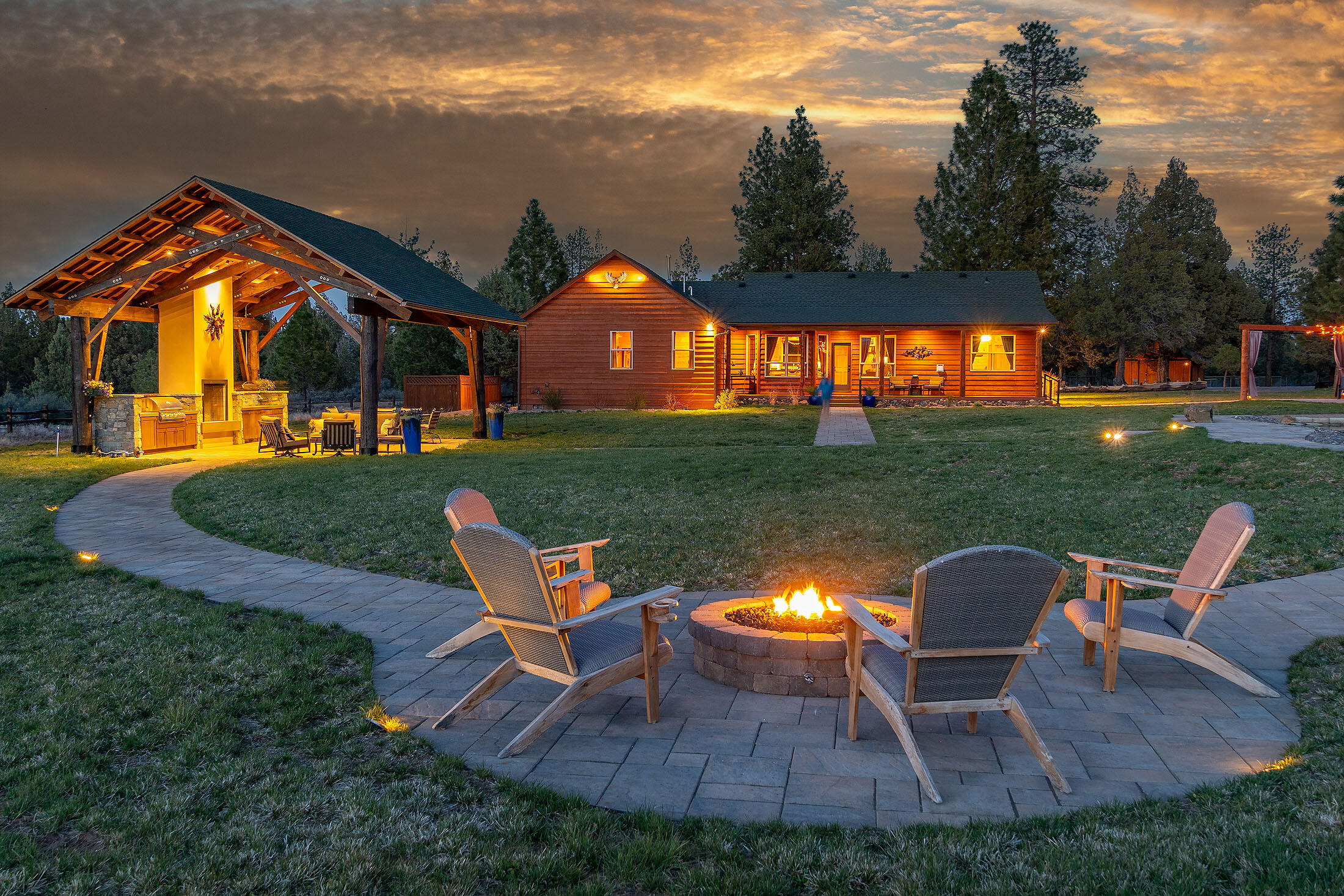 Bend, Oregon, 97703, United States, 3 Bedrooms Bedrooms, ,2 BathroomsBathrooms,Residential,For Sale,1826541