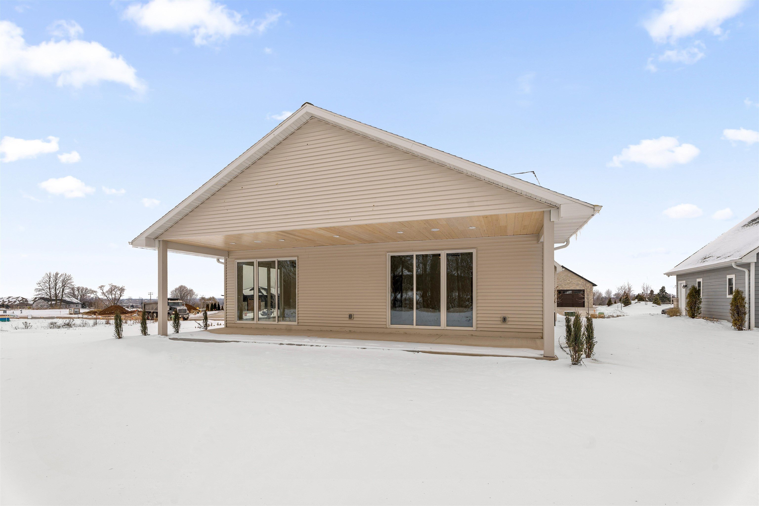 DE PERE, Wisconsin, 54115, United States, 2 Bedrooms Bedrooms, ,3 BathroomsBathrooms,Residential,For Sale,1982656