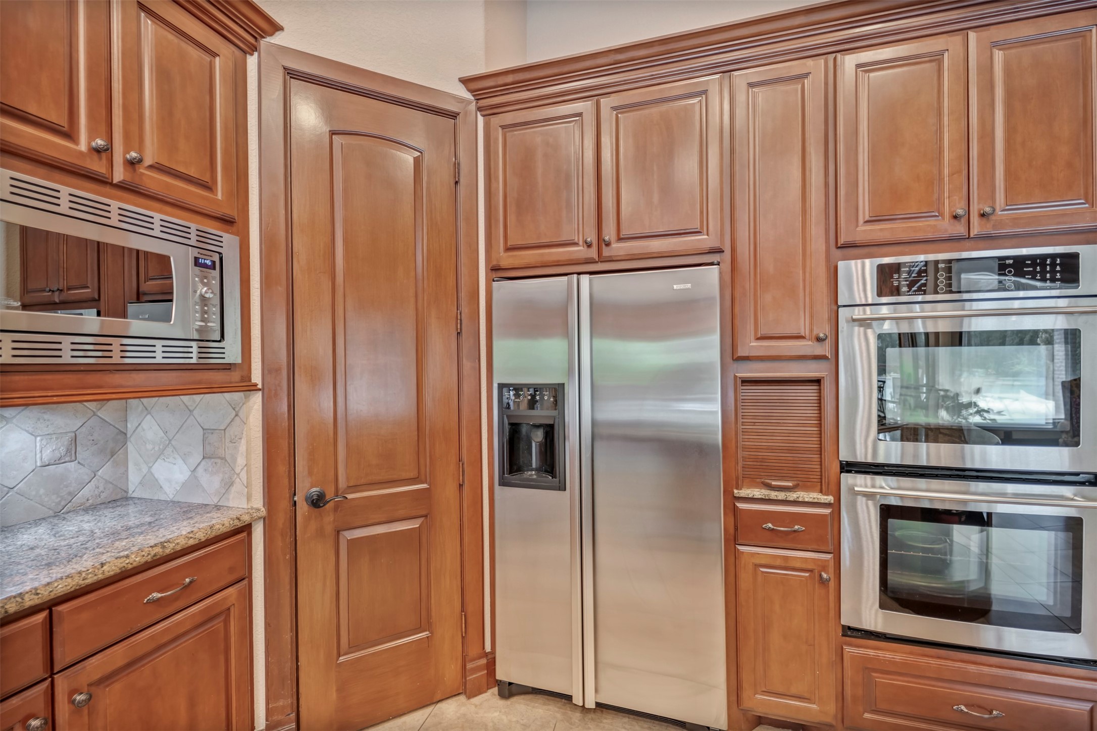 Conroe, Texas, 77304, United States, 3 Bedrooms Bedrooms, ,4 BathroomsBathrooms,Residential,For Sale,1991628