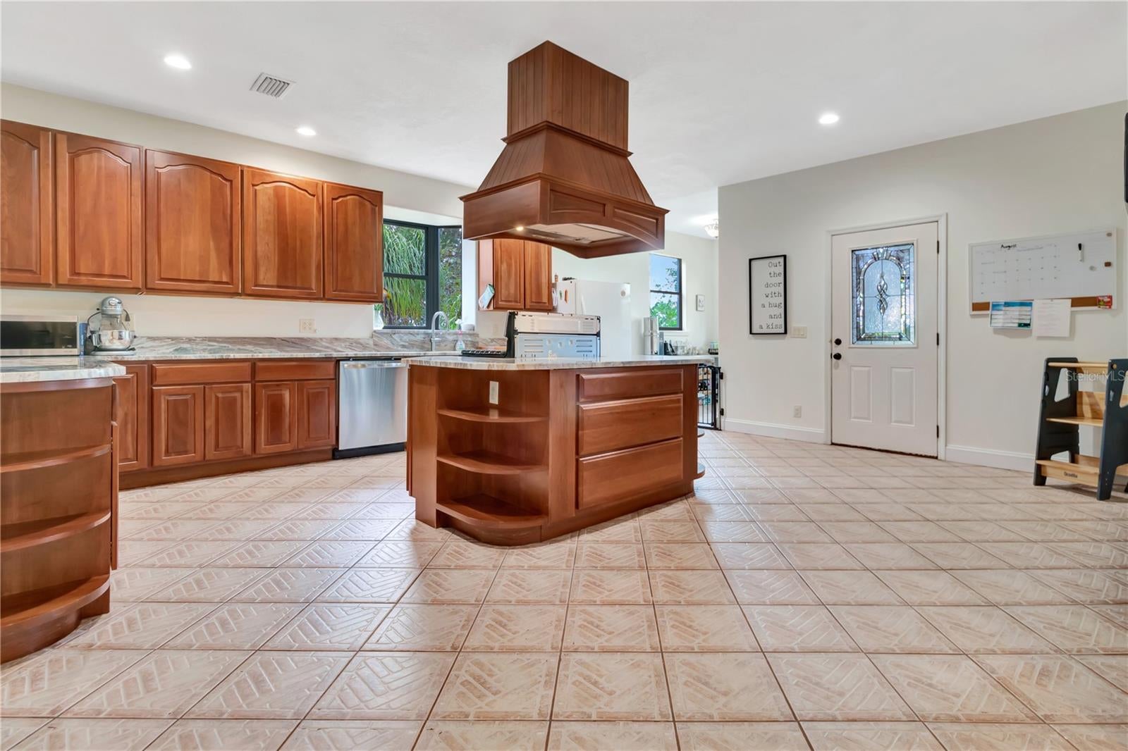CENTER HILL, Florida, 33514, United States, 5 Bedrooms Bedrooms, ,4 BathroomsBathrooms,Residential,For Sale,1919942