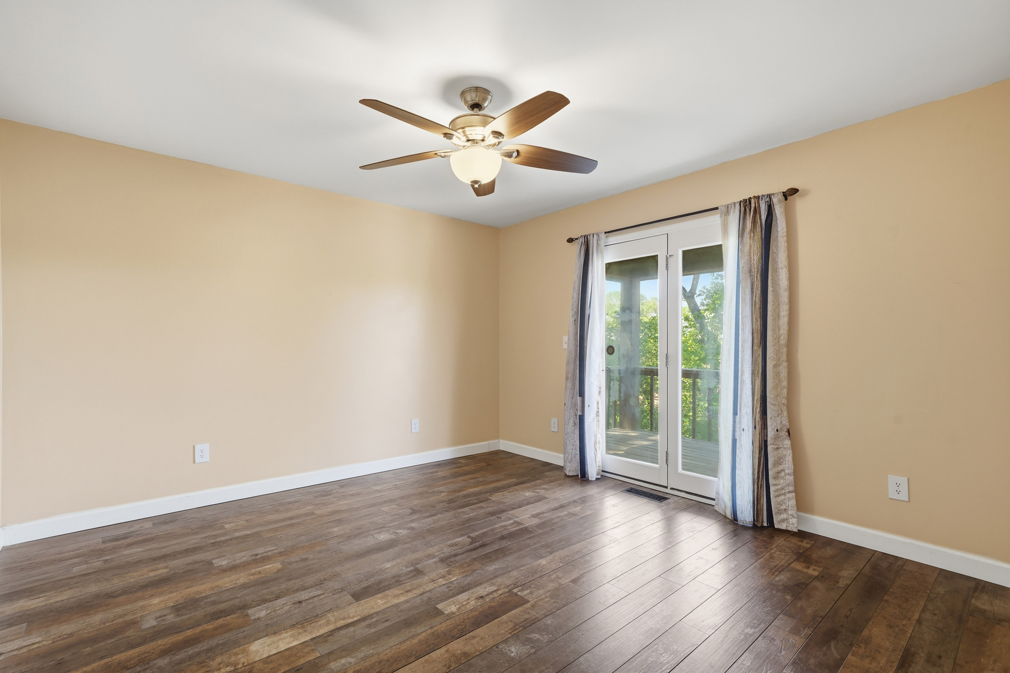  Ideal Cabin Escape Ready for Your Riverfront Lifestyle - 物件實景