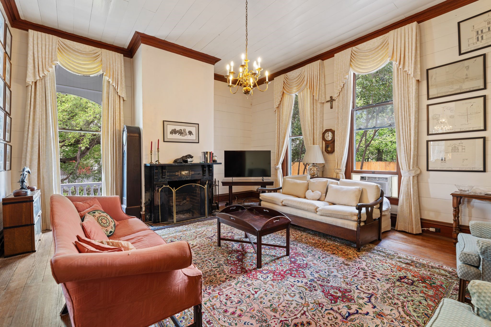  351 E Colorado Street, La Grange, TX, 78945 - 物件實景