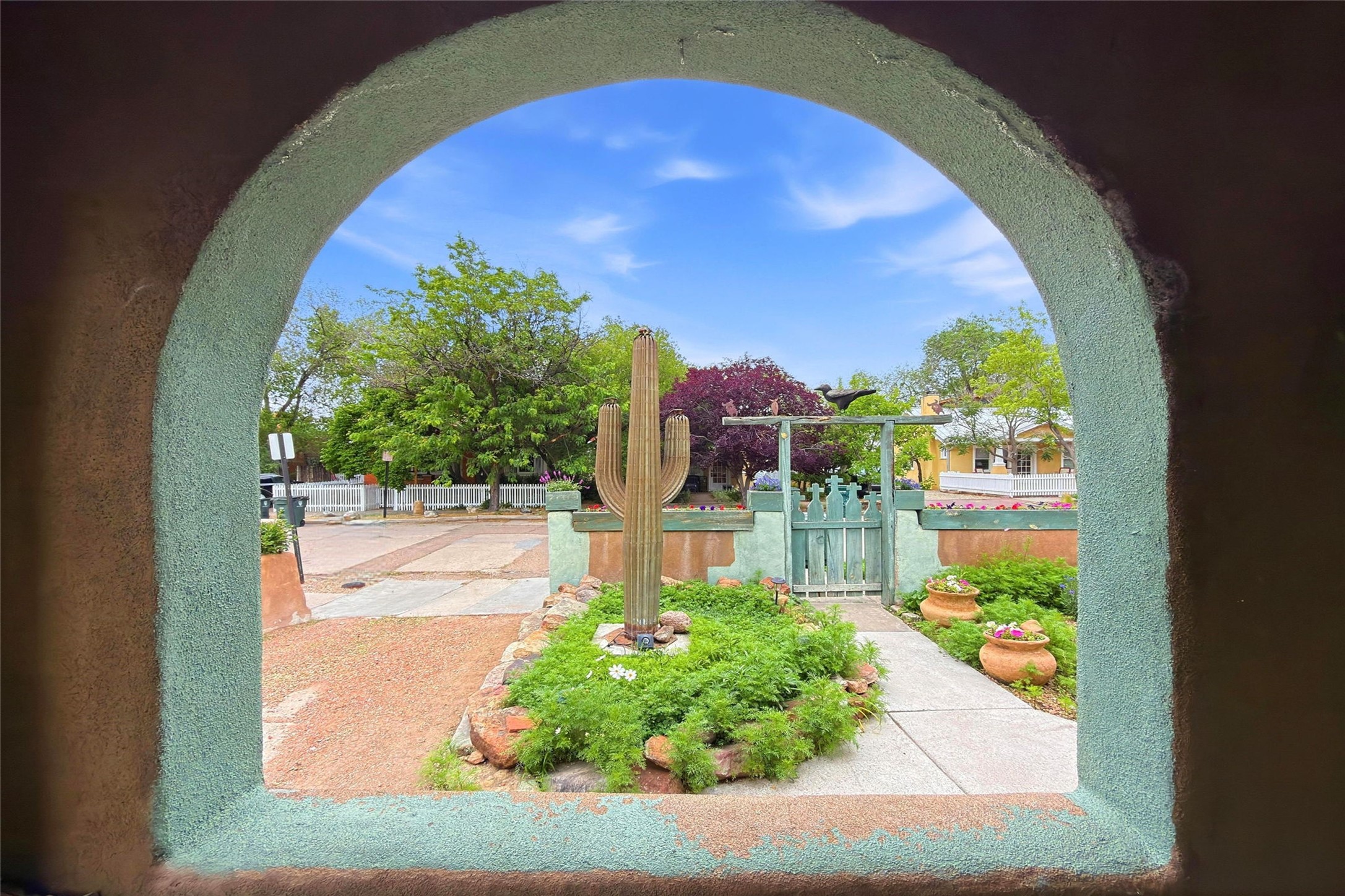  216 E Santa Fe Avenue - 物件實景