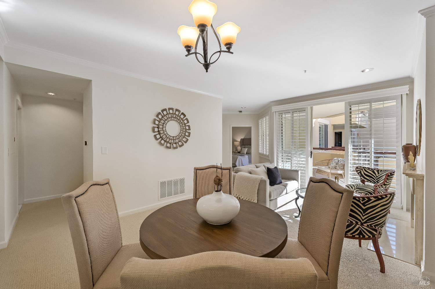 San Rafael, California, 94903, United States, 1 Bedroom Bedrooms, ,2 BathroomsBathrooms,Residential,For Sale,1997227