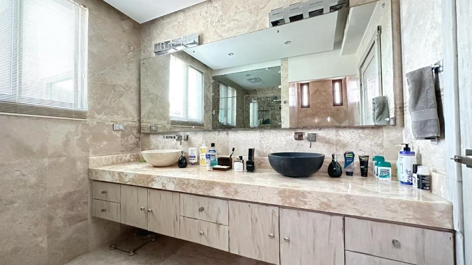 Playa del Carmen, Quintana Roo, 77717, Mexico, 5 Bedrooms Bedrooms, ,5 BathroomsBathrooms,Residential,For Sale,1968651