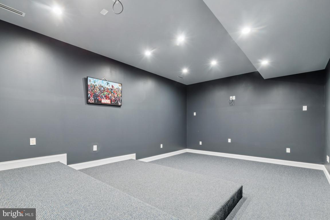 Alexandria, Virginia, 22312, United States, 7 Bedrooms Bedrooms, ,8 BathroomsBathrooms,Residential,For Sale,1904380