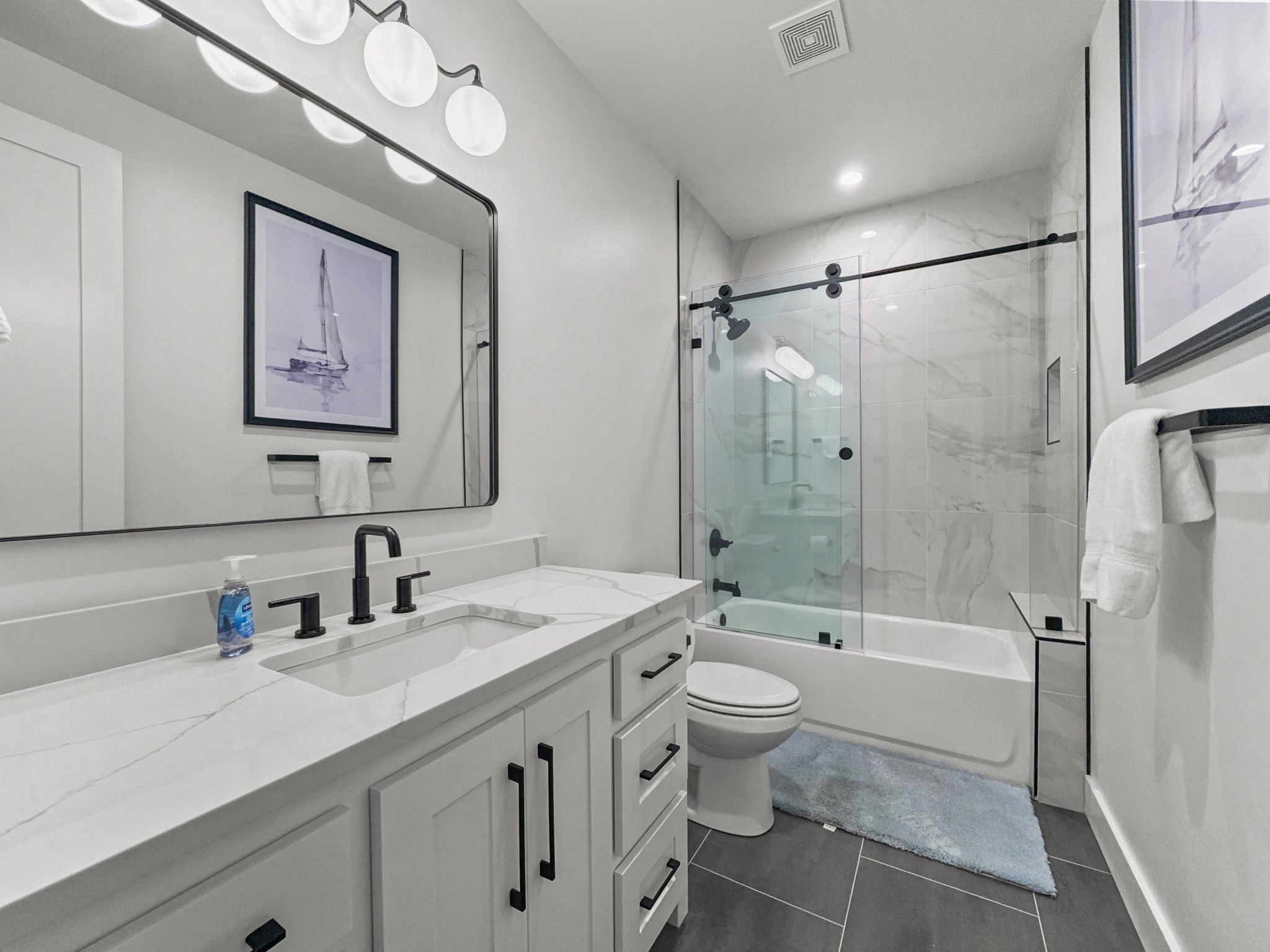 Graford, Texas, 76449, United States, 3 Bedrooms Bedrooms, ,2 BathroomsBathrooms,Residential,For Sale,1980181